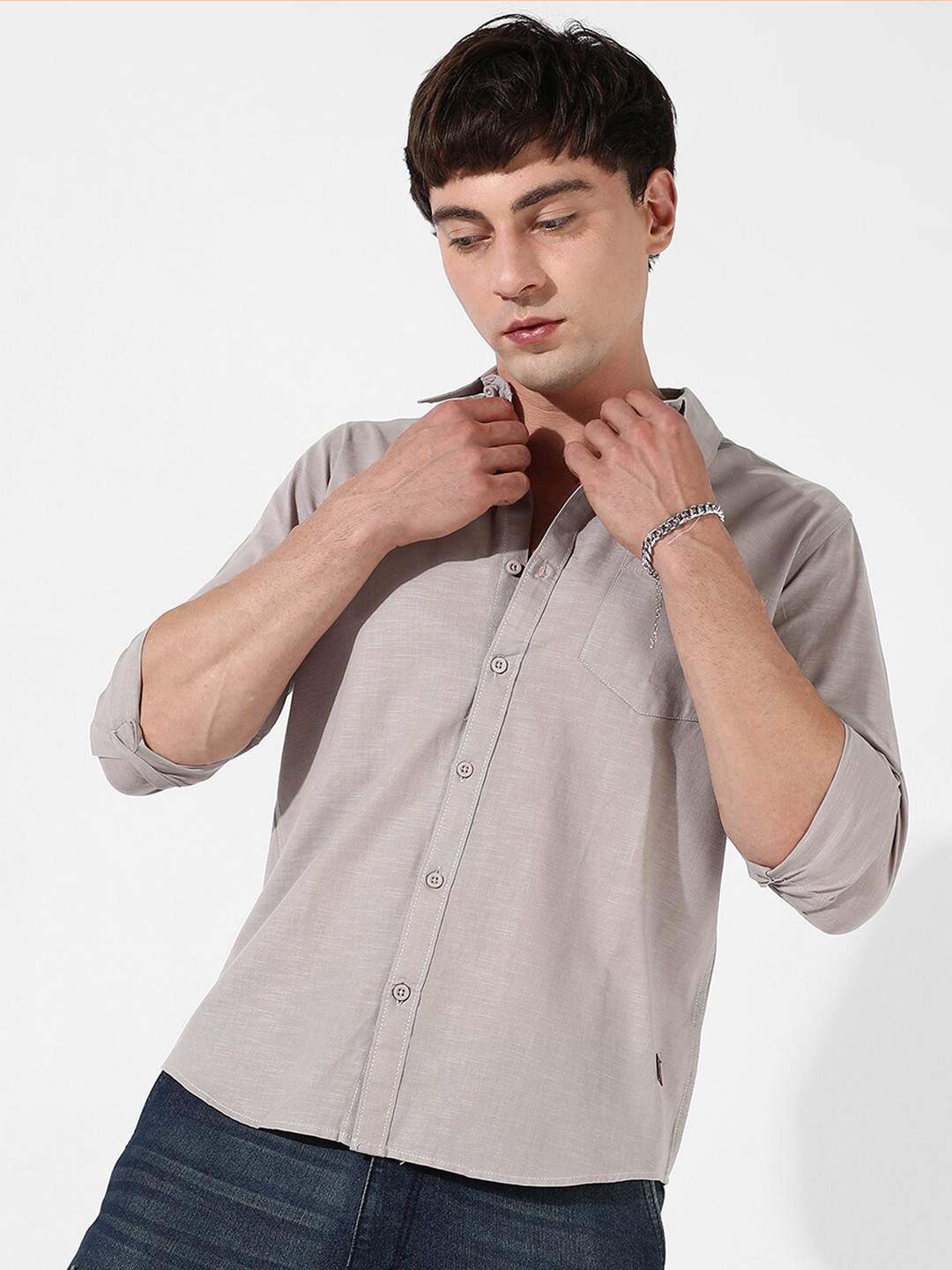 

Campus Sutra Beige Classic Fit Spread Collar Cotton Casual Shirt