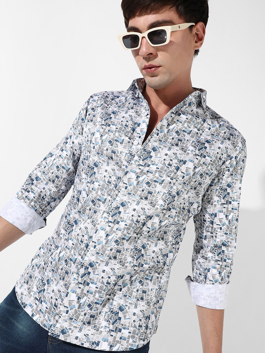

Campus Sutra Blue Classic Geometric Printed Cotton Casual Shirt, Grey