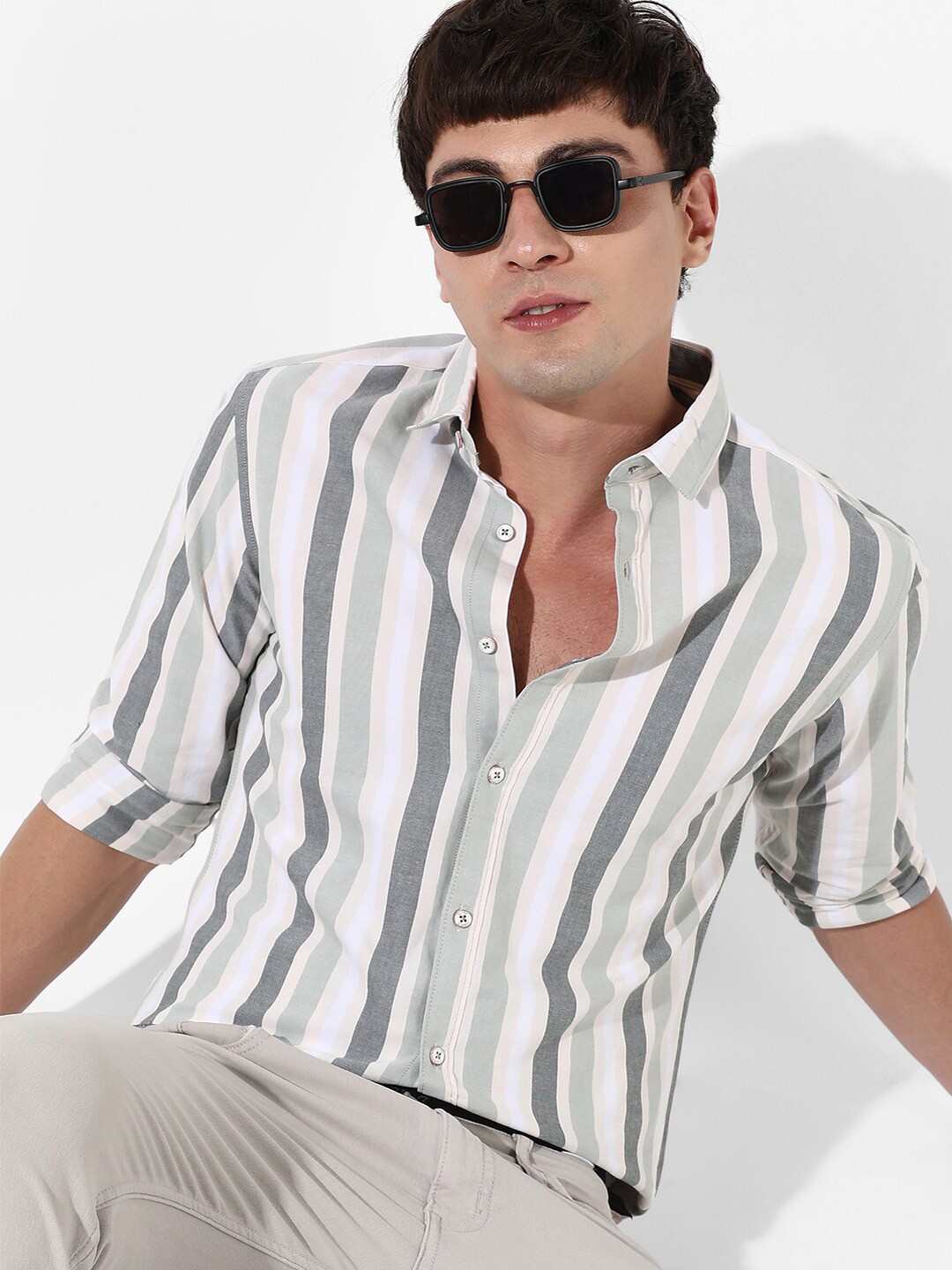 

Campus Sutra White Classic Striped Cotton Casual Shirt