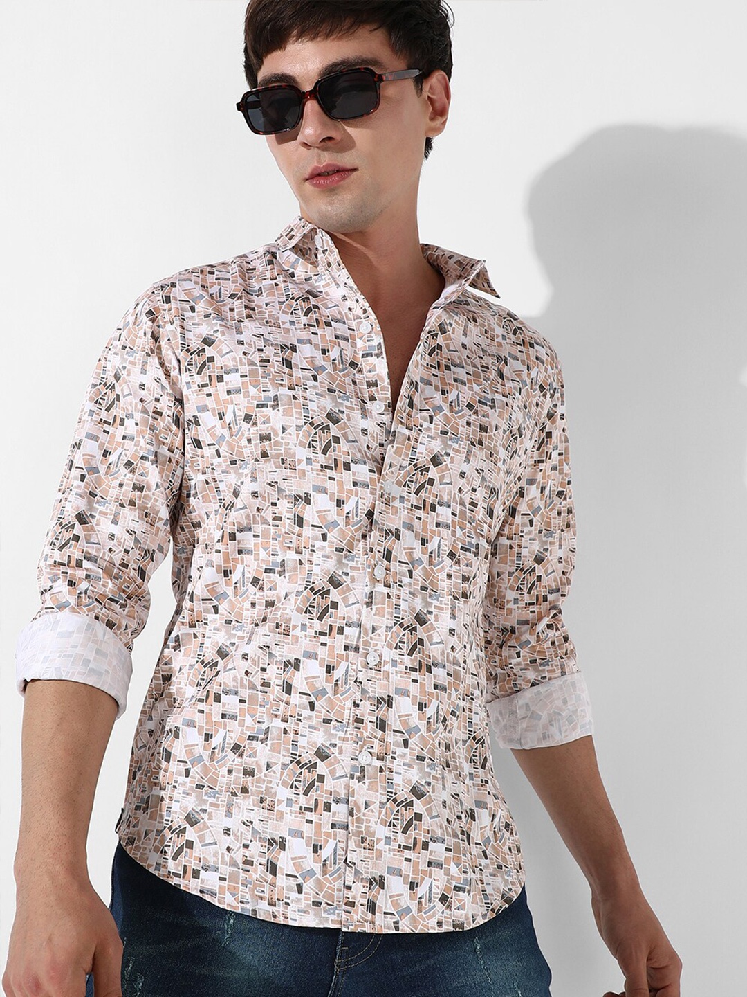 

Campus Sutra Beige Classic Geometric Printed Cotton Casual Shirt