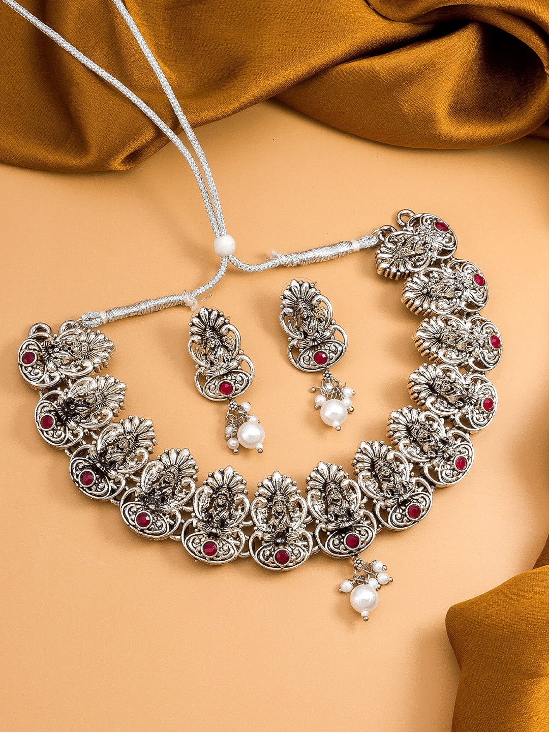 

aadita Sterling Silver Stone Studded & Beaded Choker Jewellery Set