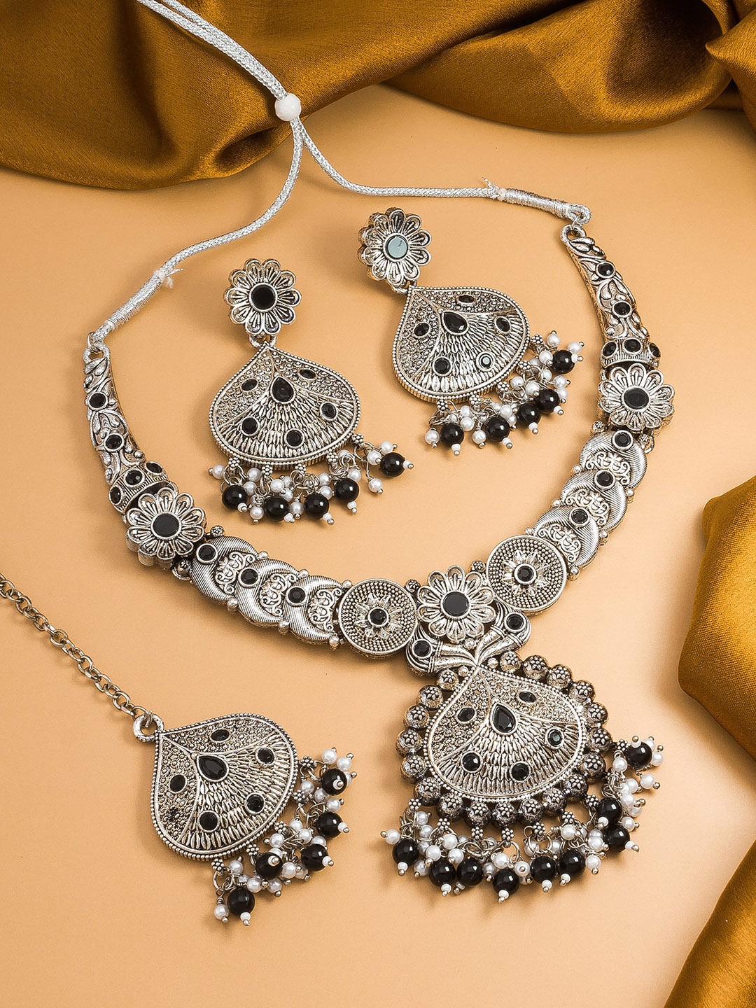 

aadita Sterling Silver Stone-Studded & Beaded Choker Jewellery Set With Maang Tikka