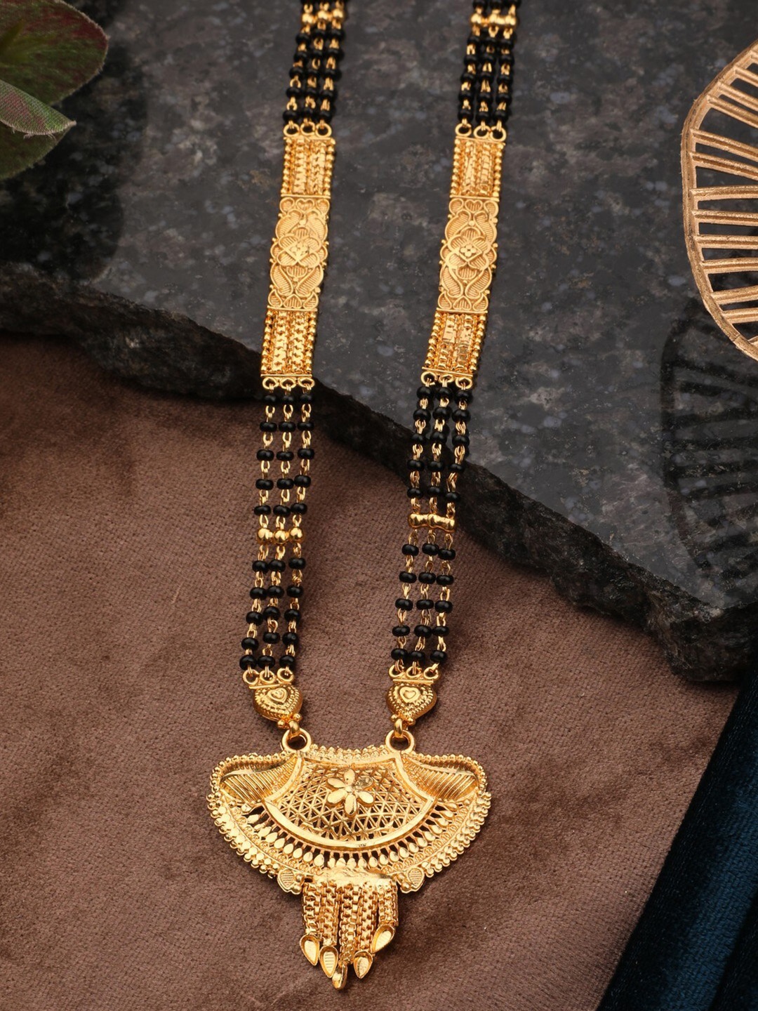 

Vita Bella Gold-Plated Studded & Beaded Mangalsutra