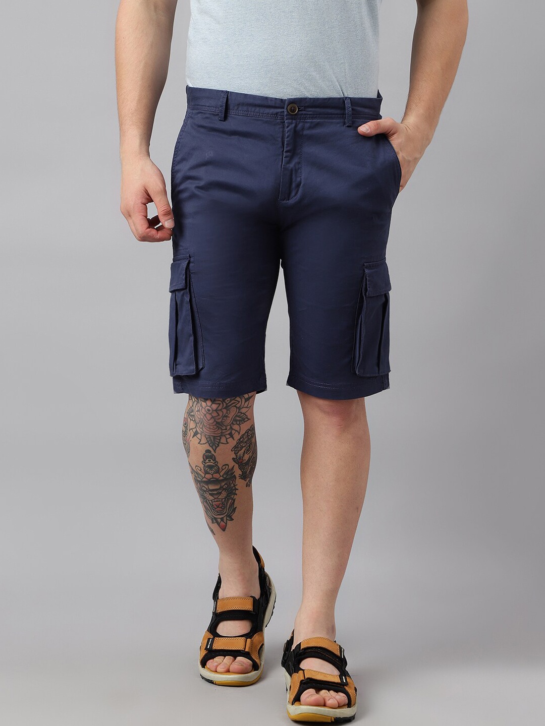 

Woodland Men Pure Cotton Cargo Shorts, Navy blue