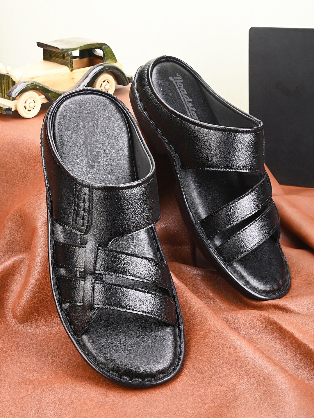 

Roadster Men Black Textured Open Toes Comfort Sandals