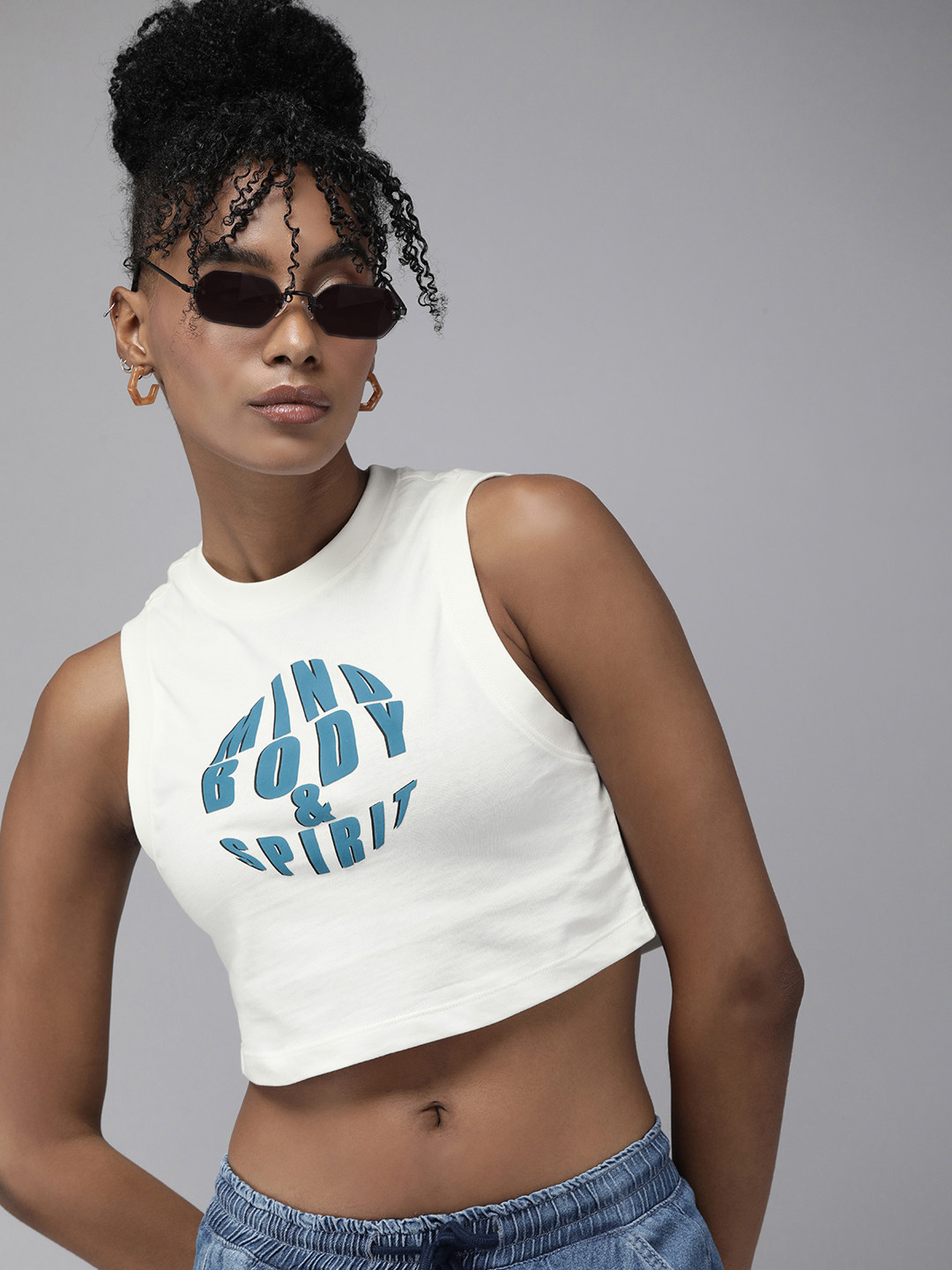 

Roadster Women Graphic Printed Slim Fit Crop T-shirt, Off white