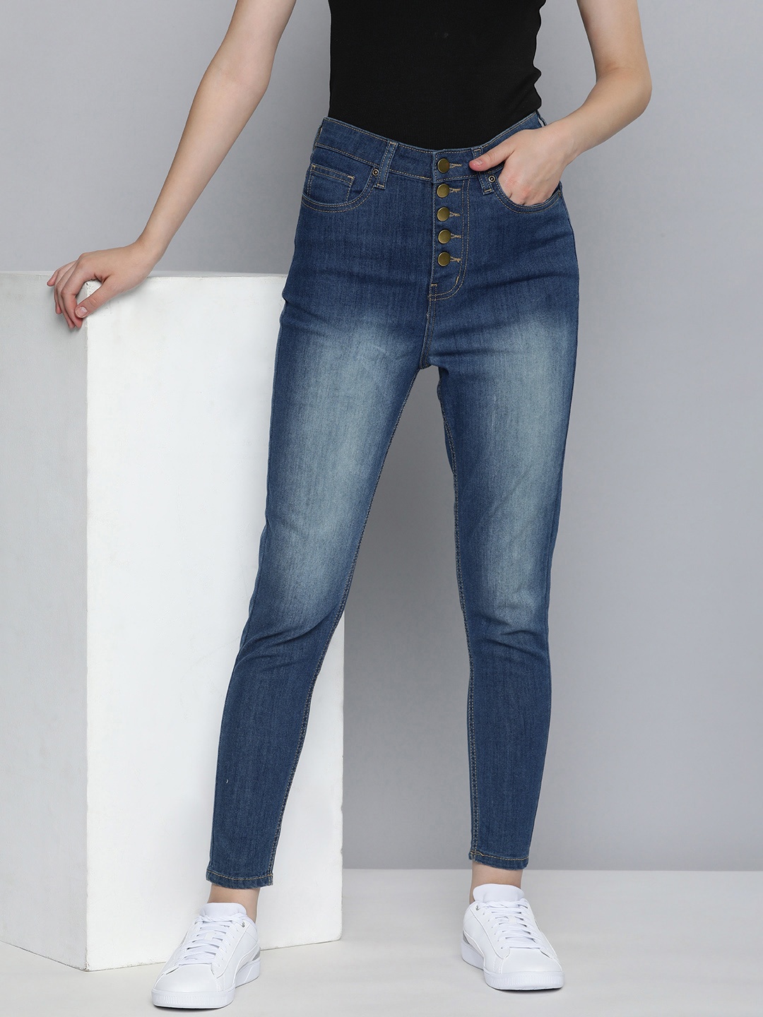 

Mast & Harbour Women Slim Fit High-Rise Light Fade Stretchable Jeans, Navy blue