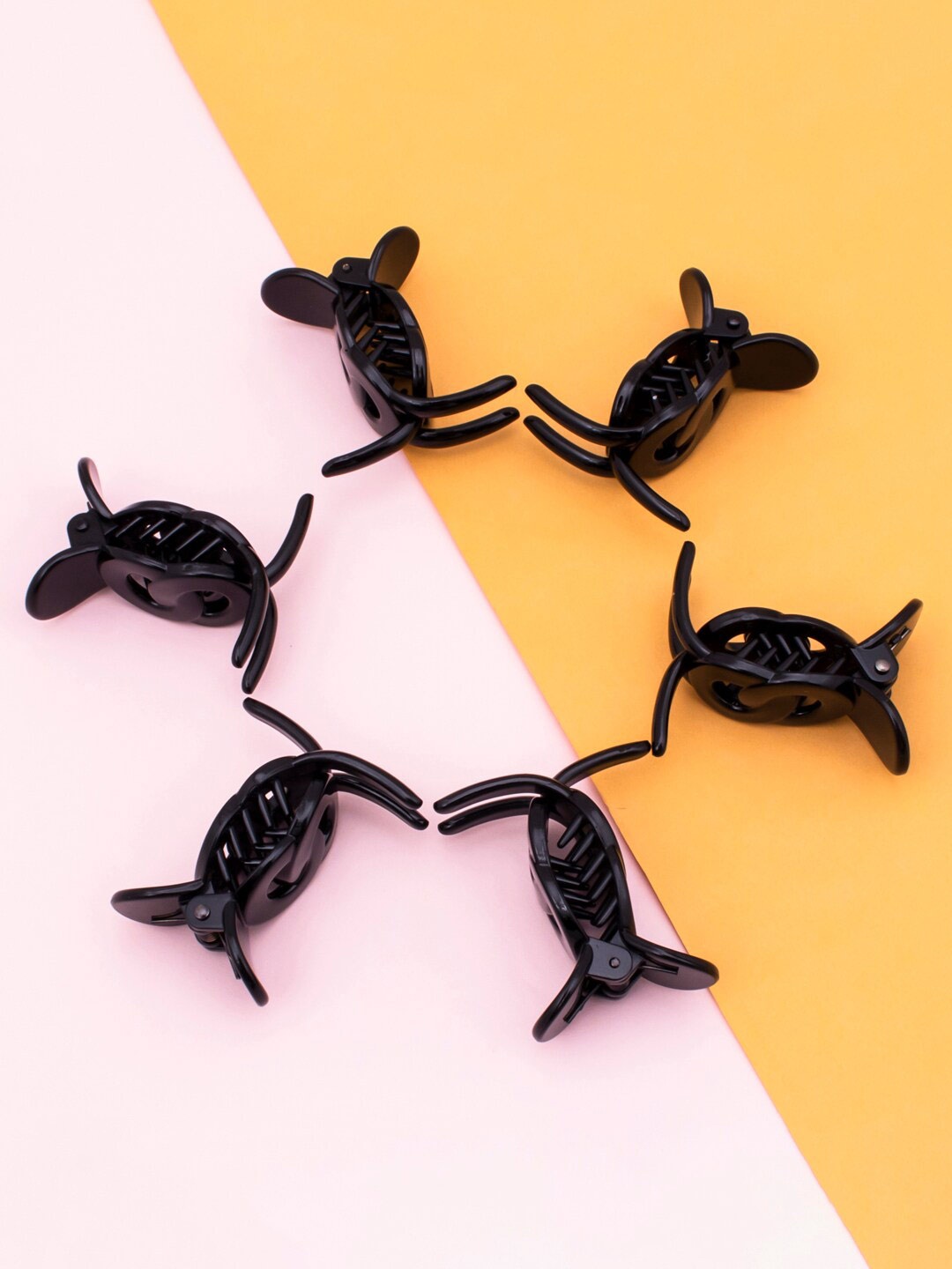 

Sukkhi Set of 6 Butterfly Claw Clips, Black