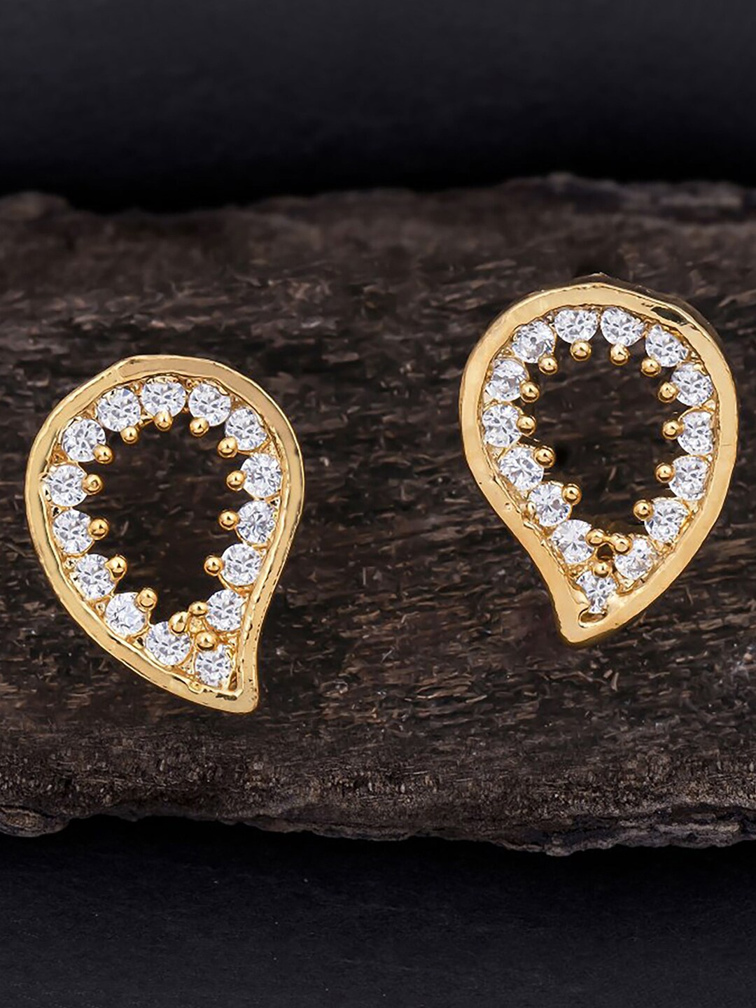

Sukkhi Gold Plated Teardrop Shaped Stud Earrings