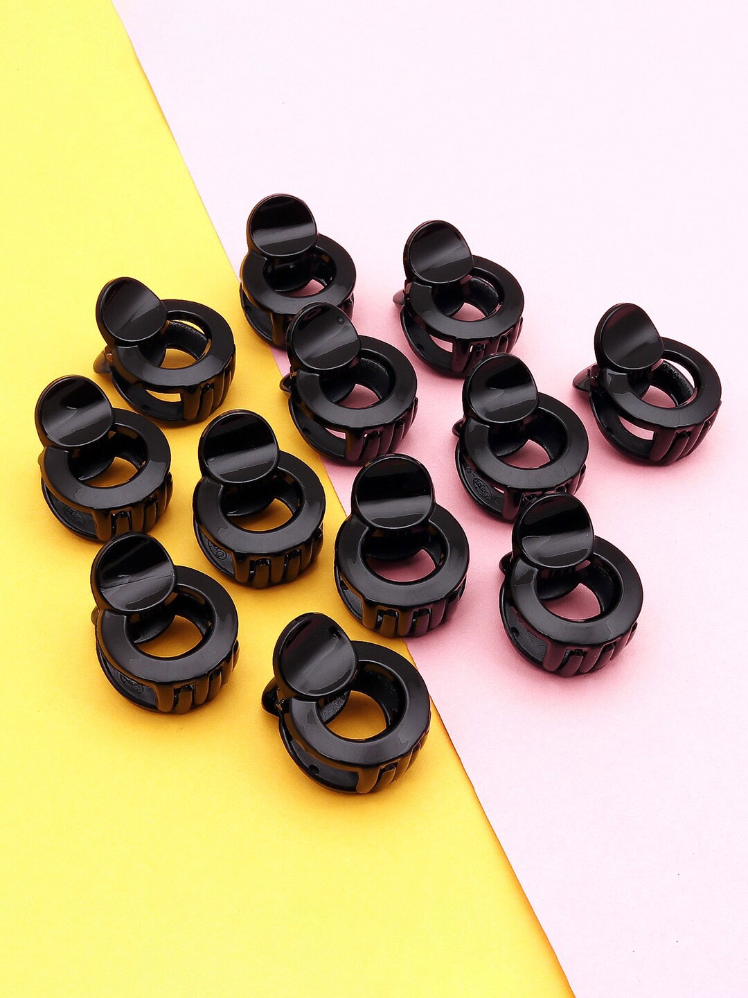 

Sukkhi Women Set of 12 Claw Clips, Black