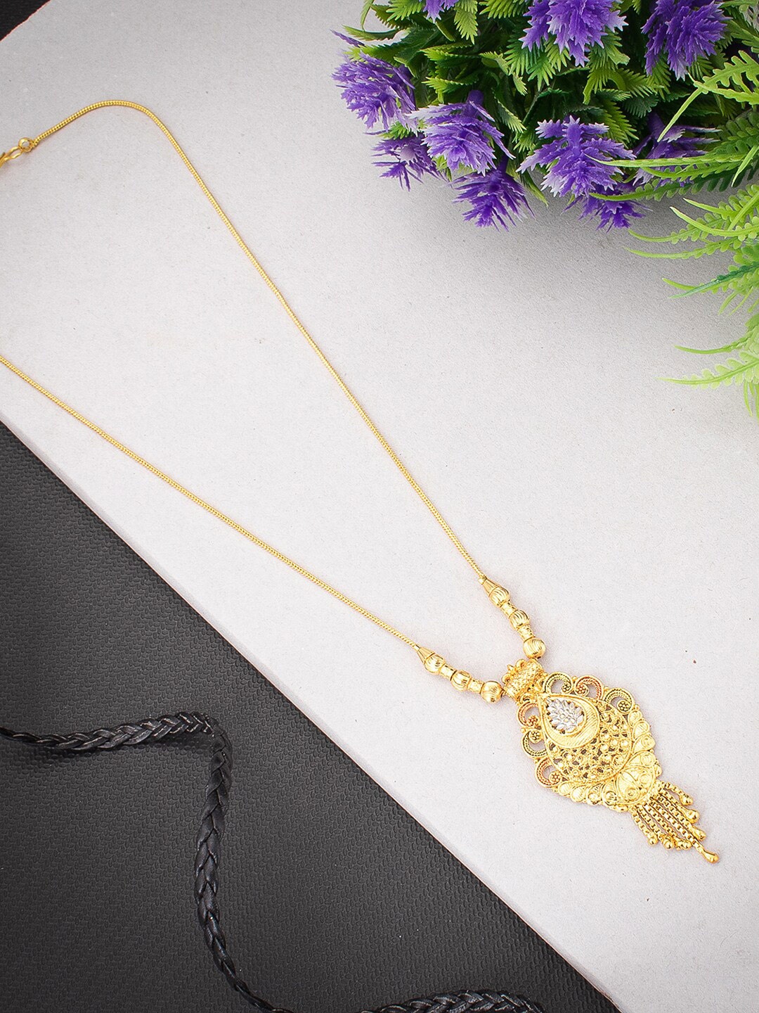 

Sukkhi Gold-Plated Enamelled Necklace