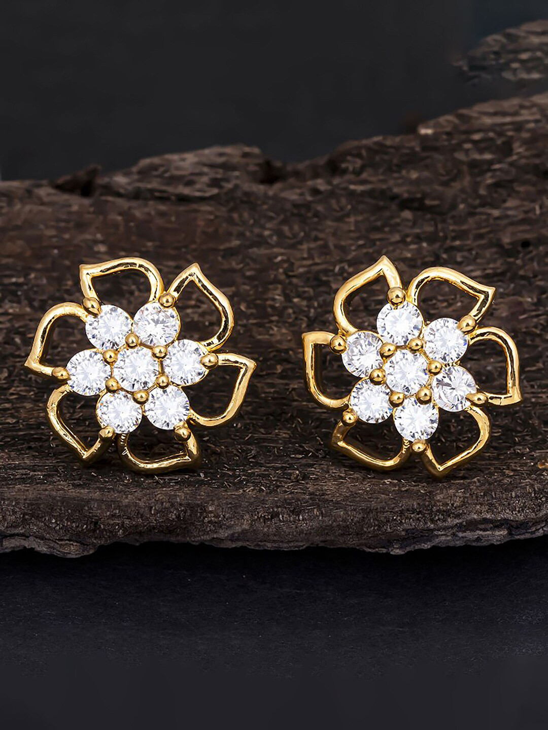 

Sukkhi Gold-Plated Floral Studs Earrings
