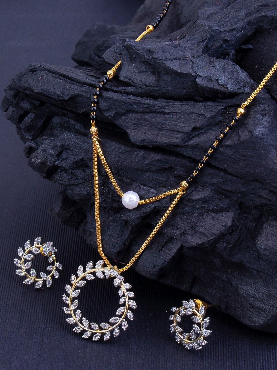 

Sukkhi Gold-Plated Stone-Studded & Beaded Mangalsutra With Earrings