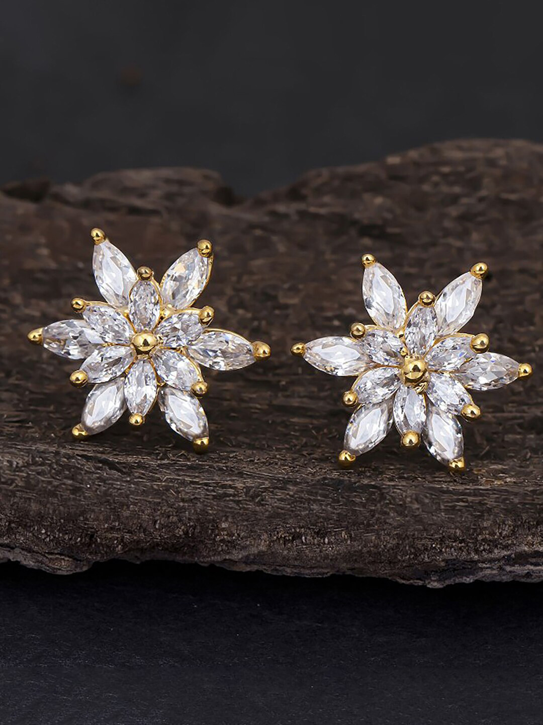 

Sukkhi Gold Plated Floral Studs Earrings