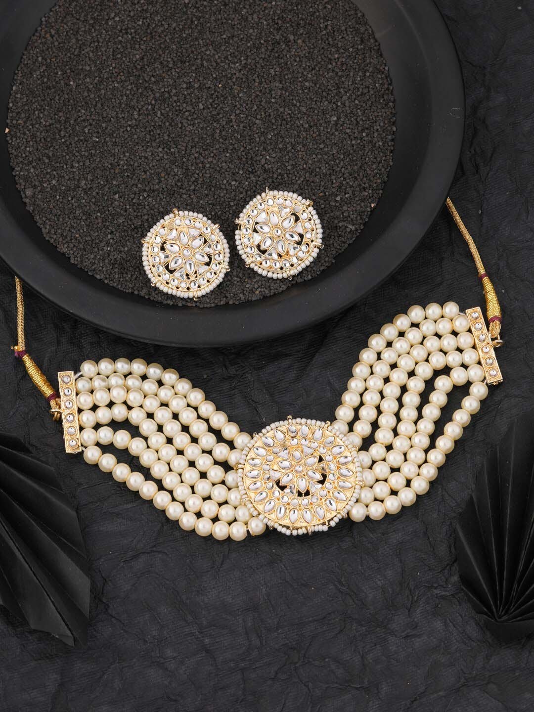 

Vita Bella Gold-Plated Kundan-Studded Pearl Beaded Brass Jewellery Set