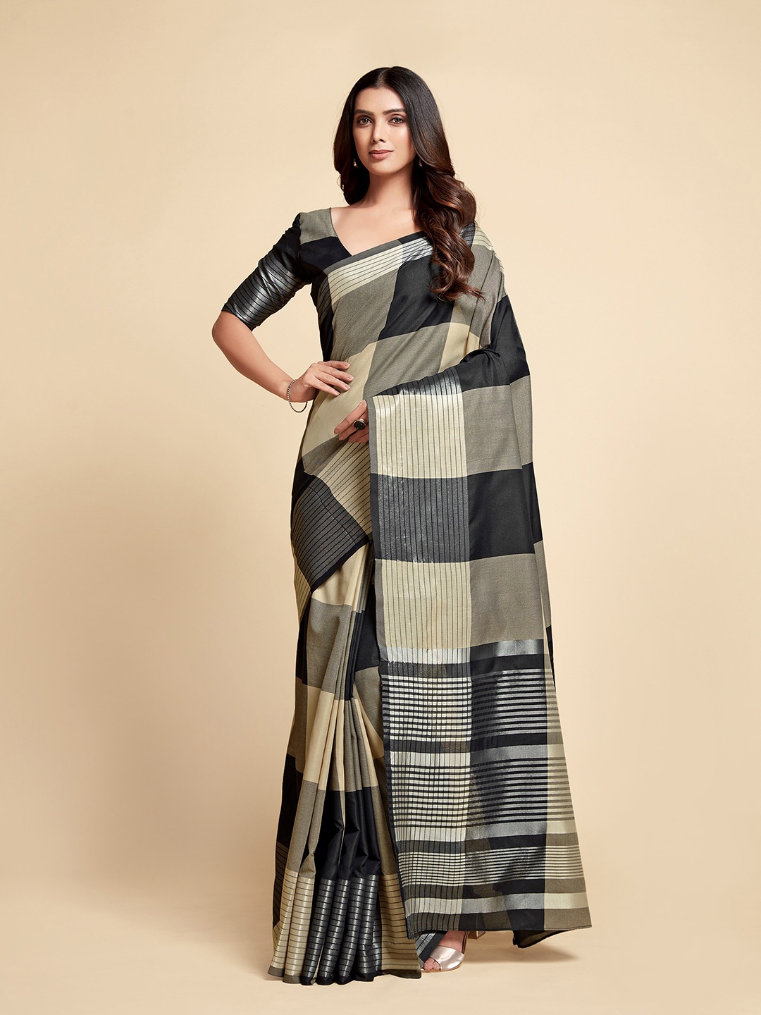 

Ishin Black & Cream Checked Cotton Blend Saree