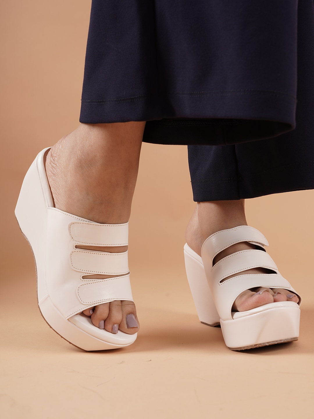 

DressBerry White Peep Toes Slip On Wedge Heels