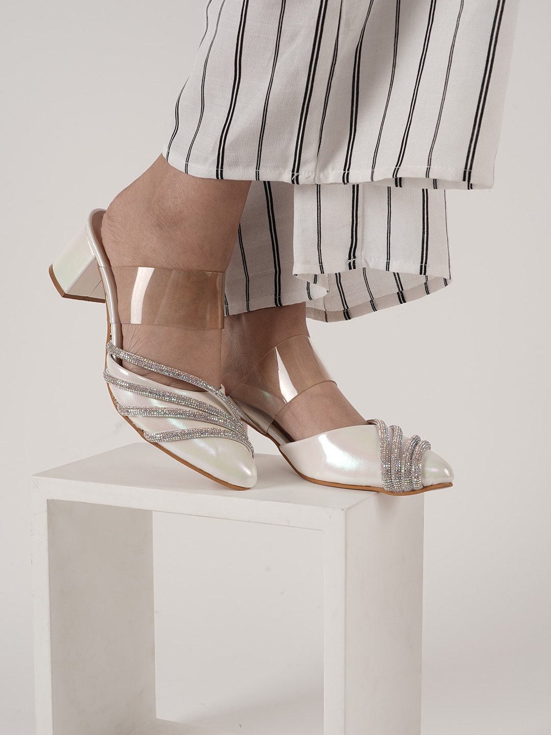 

DressBerry White Embellished Slip On Block Mules