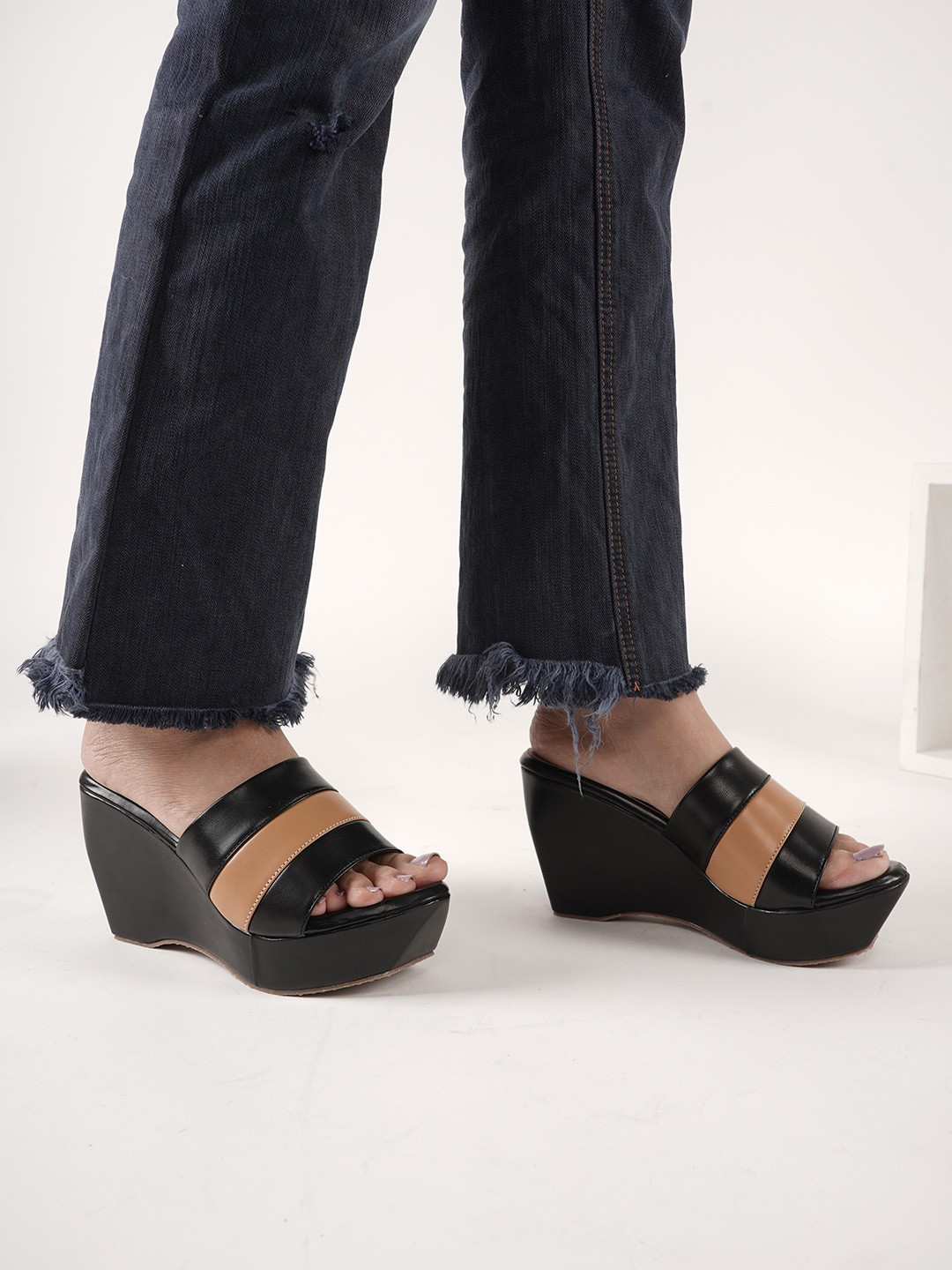 

DressBerry Black & Brown Colourblocked Open Toe Wedges