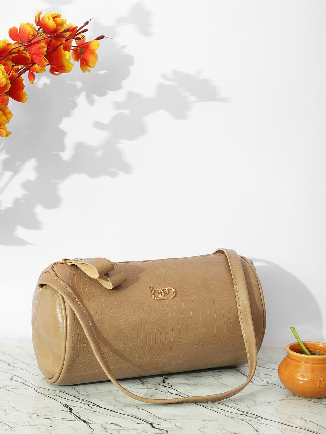

Bagsy Malone Women Textured Duffel Bag, Camel brown