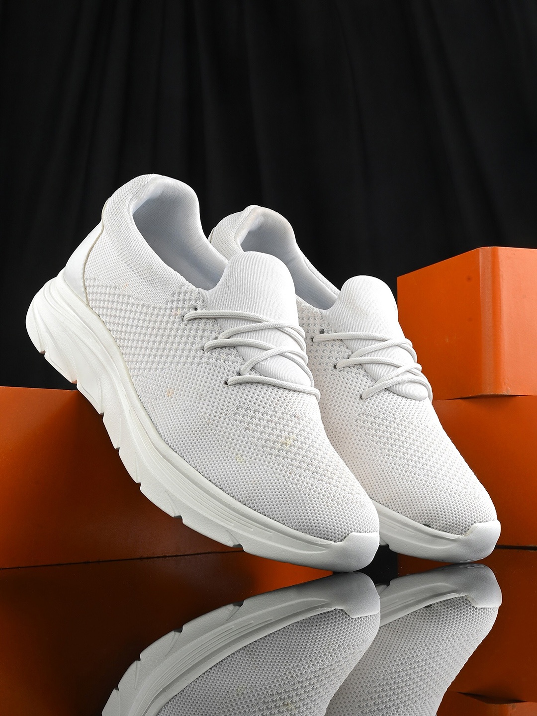 

El Paso Men Textile Running Fresh Foam Lace Up Shoes, White