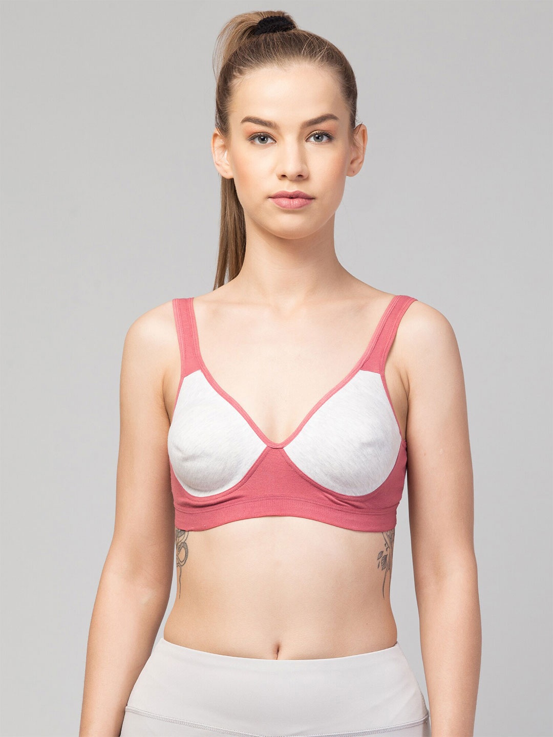 

Apraa & Parma Colourblocked Full Coverage Lightly Padded Seamless Organic Workout Bra, Pink