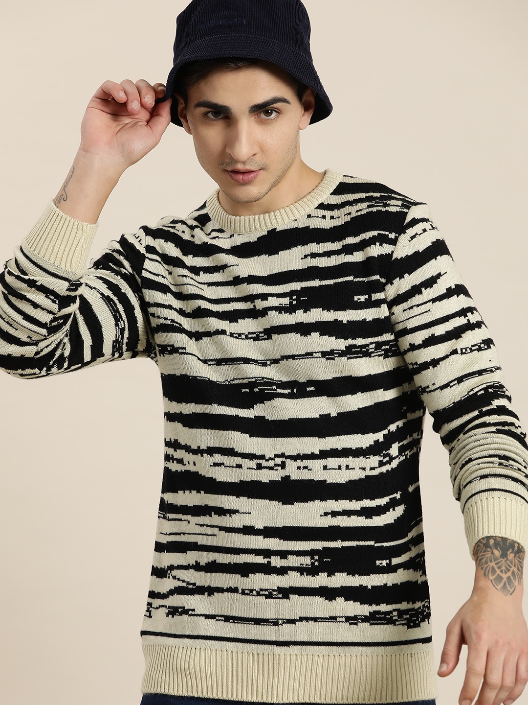 

HERE&NOW Pure Acrylic Self-Design Pullover, Black