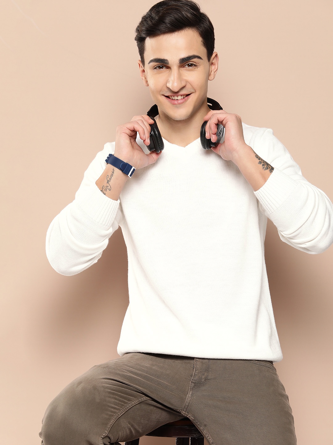 

HERE&NOW V-Neck Acrylic Pullover, White