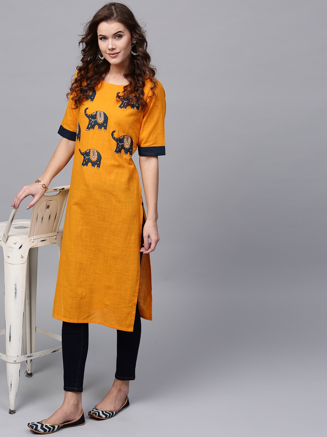 

AKS Women Mustard Yellow Printed Straight Kurta