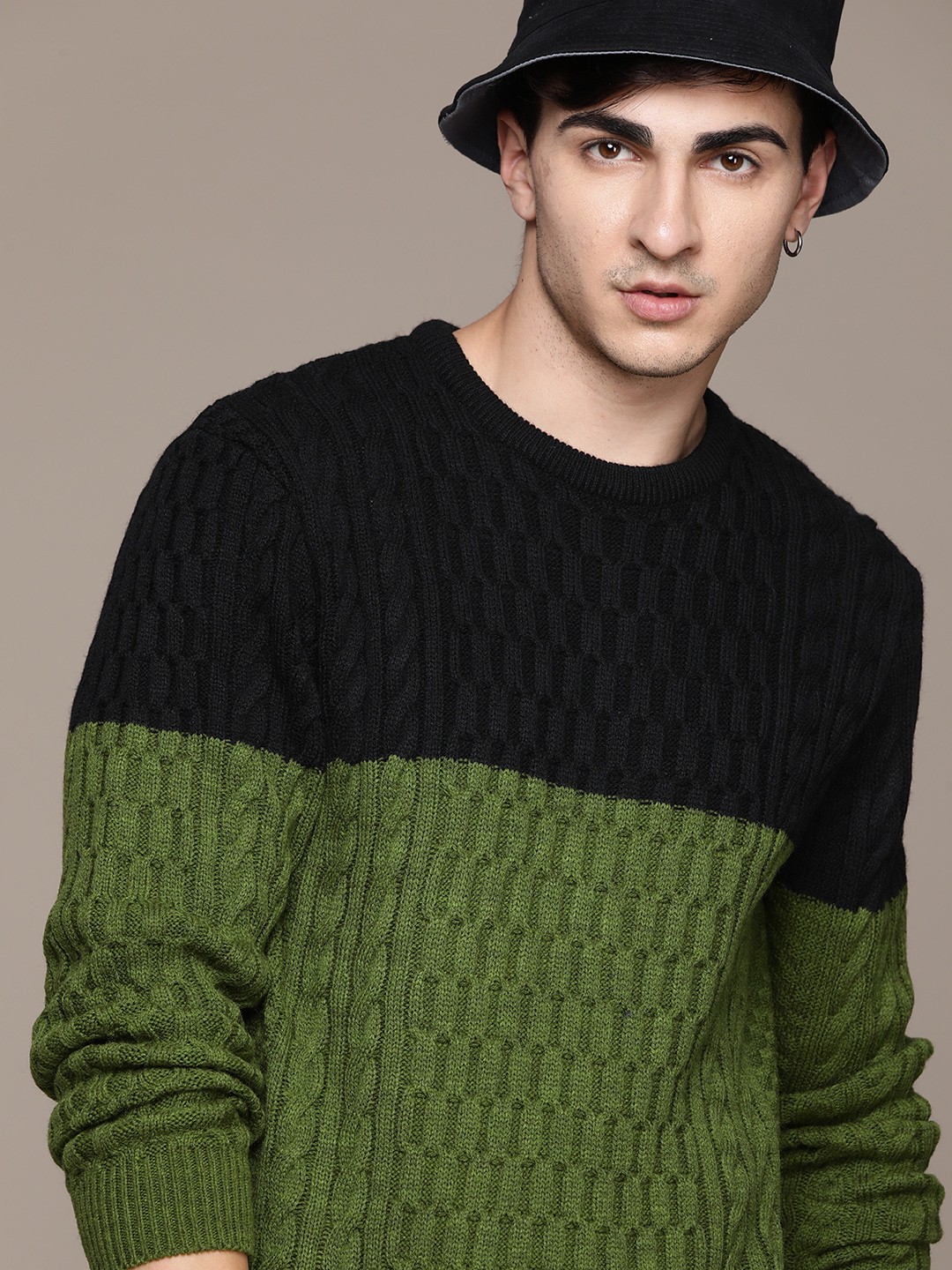 

The Roadster Lifestyle Co. Acrylic Cable Knit Colourblocked Pullover, Green