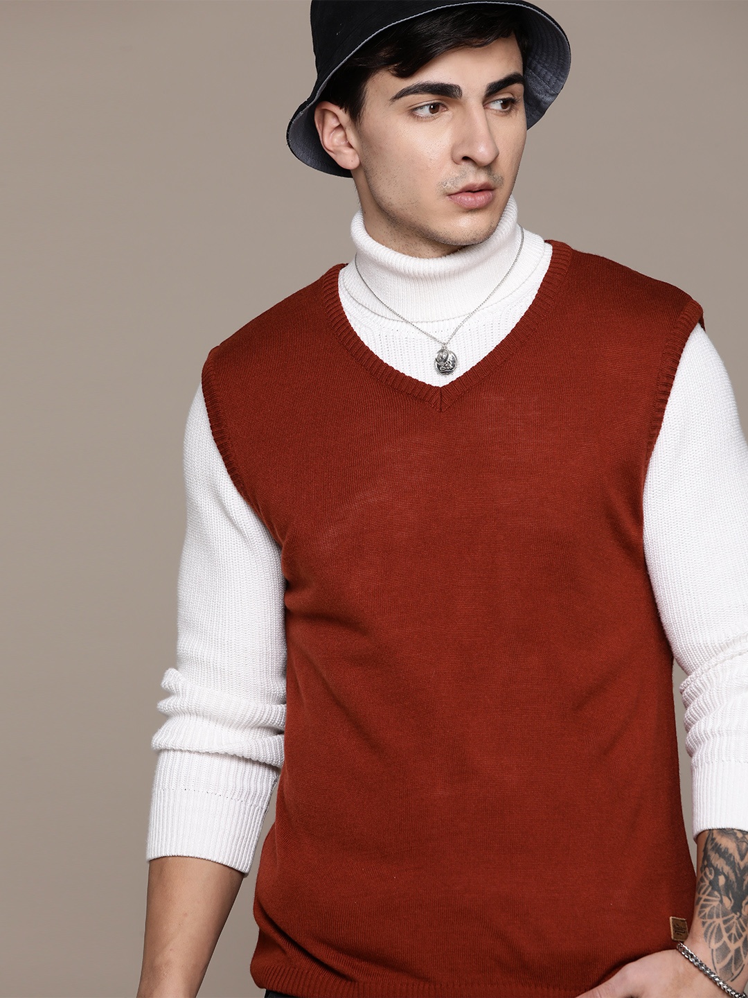 

The Roadster Lifestyle Co. Solid V-Neck Acrylic Sweater Vest, Rust