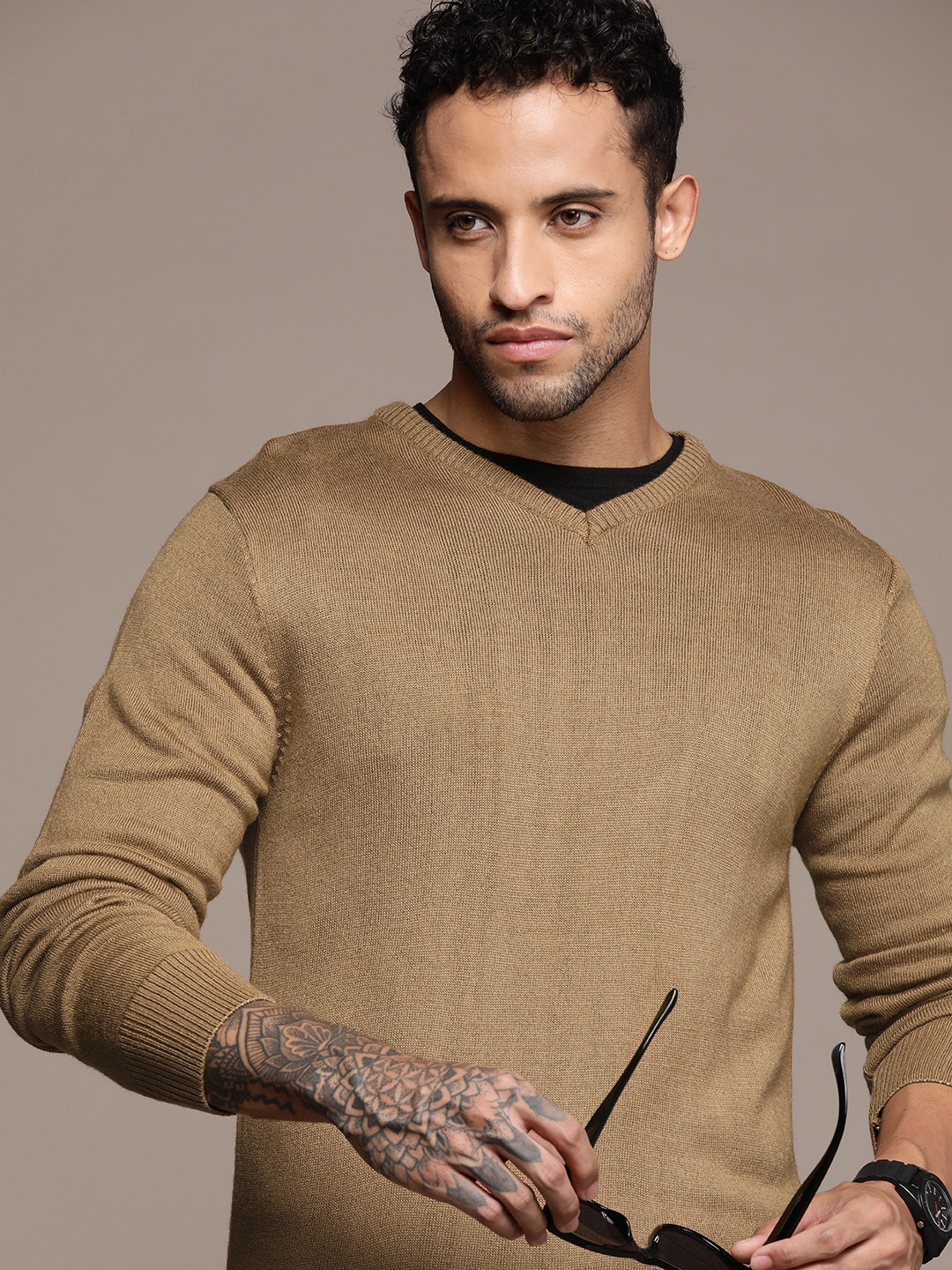 

The Roadster Lifestyle Co. V-Neck Acrylic Pullover, Brown