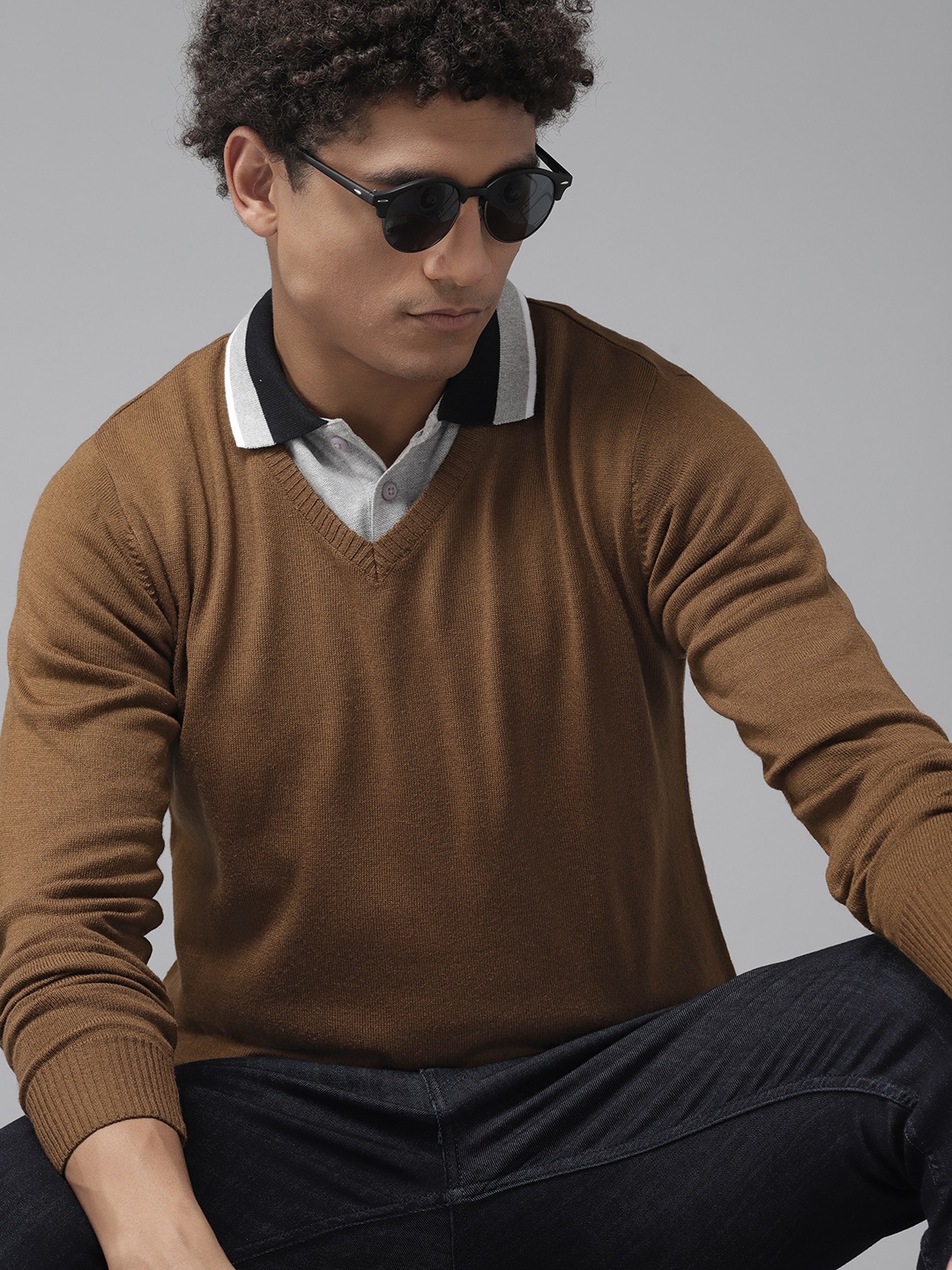 

The Roadster Lifestyle Co. V-Neck Long Sleeves Acrylic Pullover, Rust