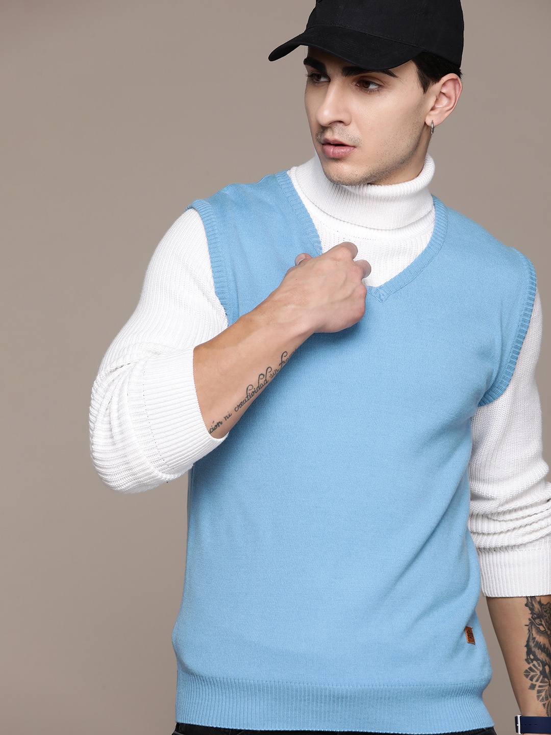 

The Roadster Lifestyle Co. Solid V-Neck Acrylic Sweater Vest, Blue