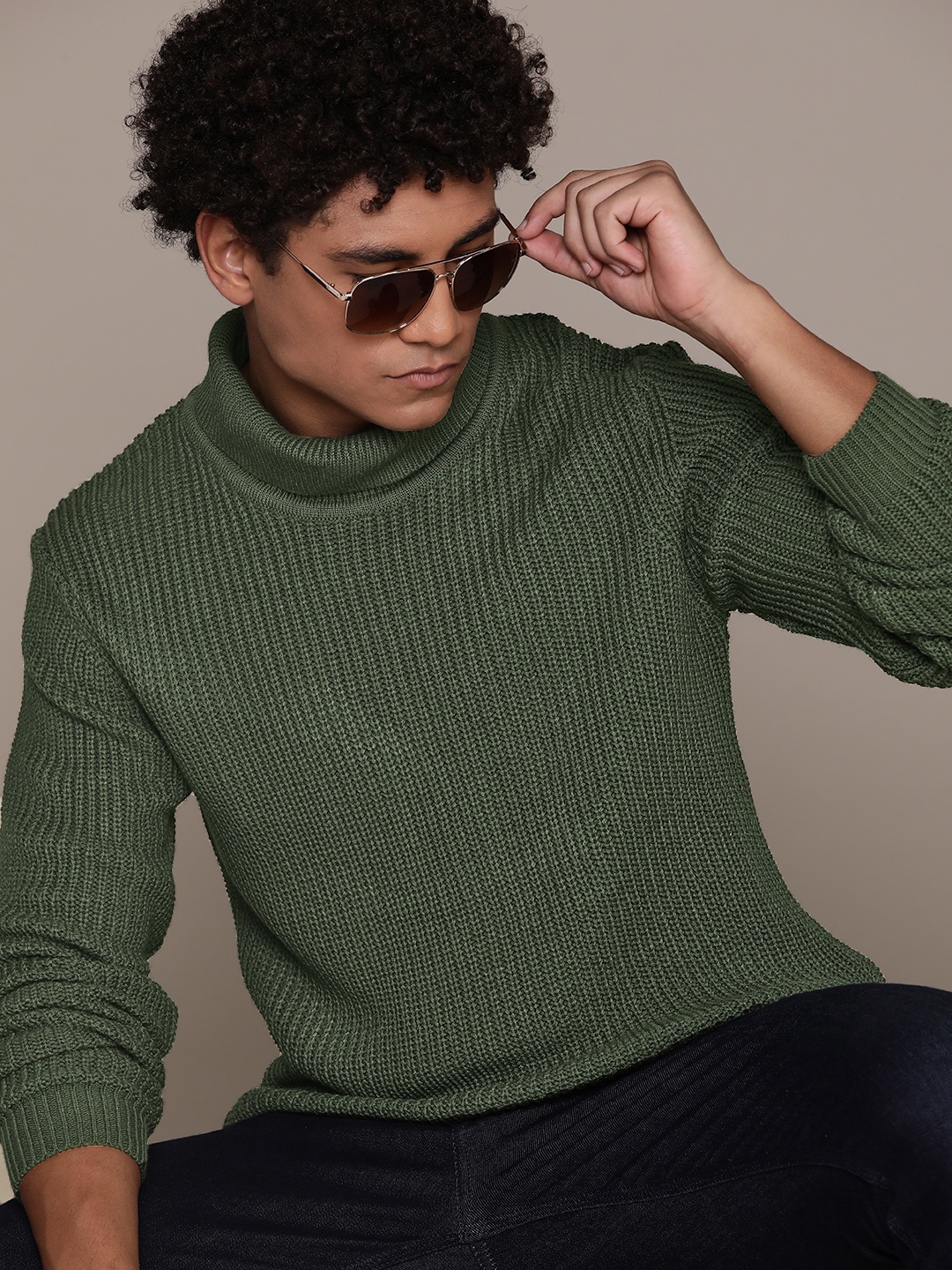

The Roadster Lifestyle Co. Solid Turtle Neck Acrylic Pullover, Olive