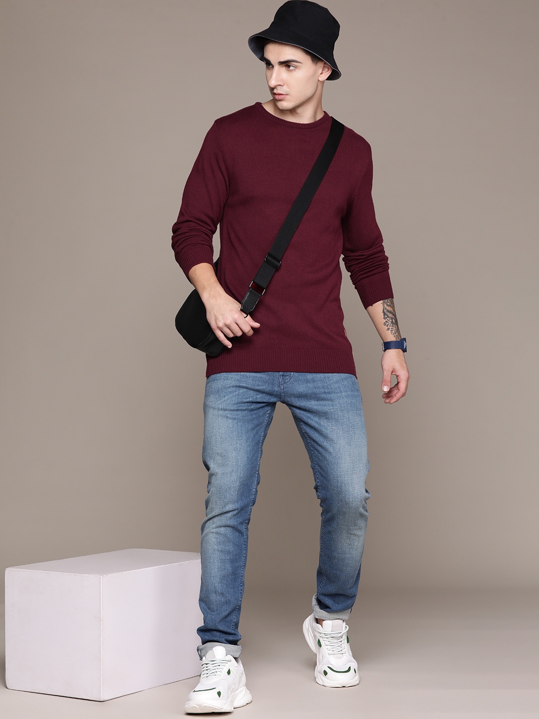 

The Roadster Lifestyle Co. Acrylic Round Neck Pullover, Maroon