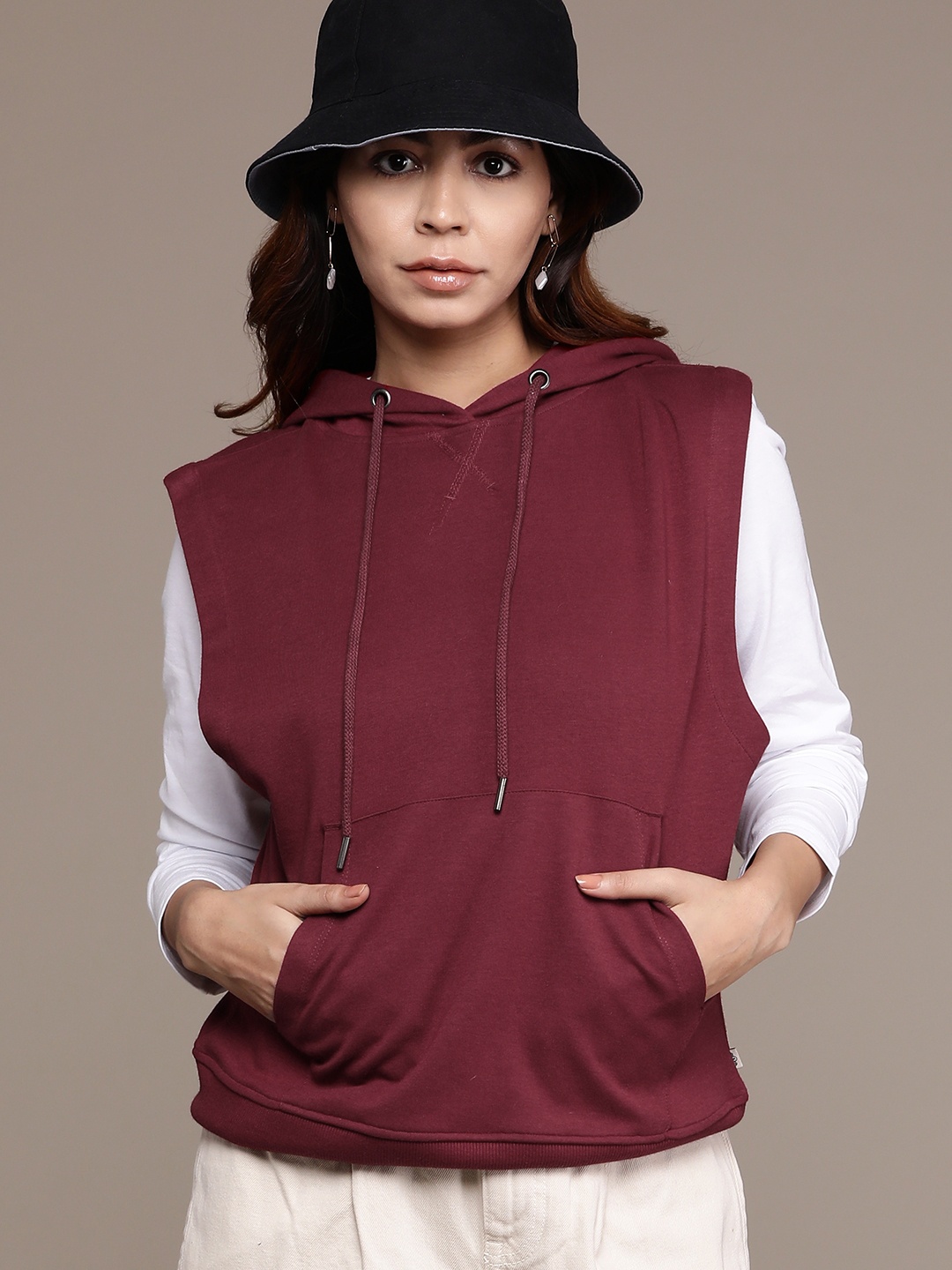 

The Roadster Lifestyle Co. Solid Hooded Sweatshirt, Maroon