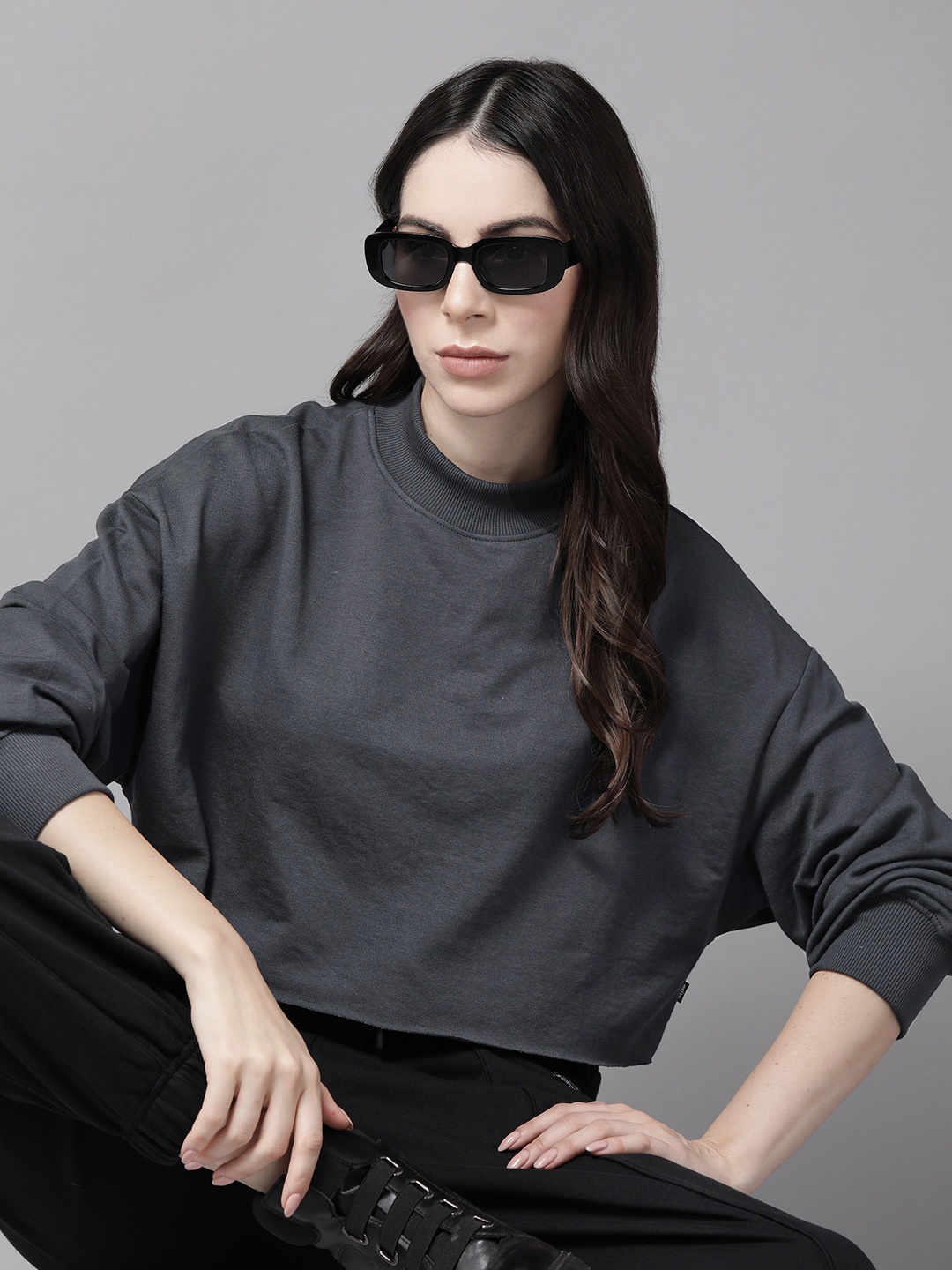 

The Roadster Lifestyle Co. Solid Crop Sweatshirt, Charcoal