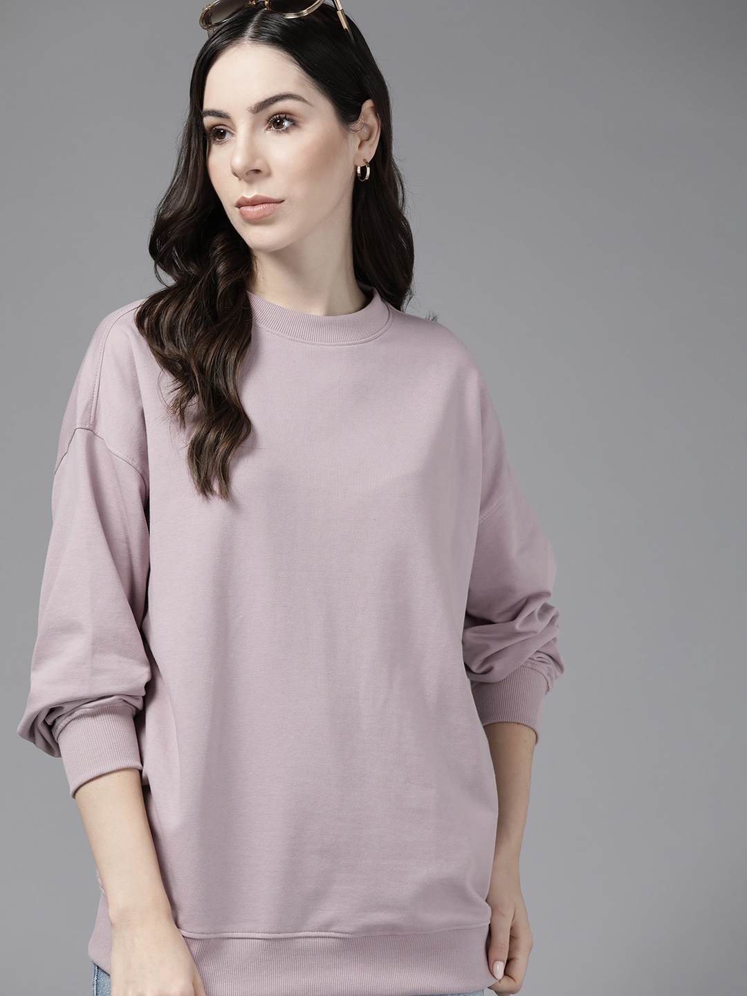 

The Roadster Lifestyle Co. Women Oversized Drop-Shoulder Sleeves Solid Longline Sweatshirt, Mauve