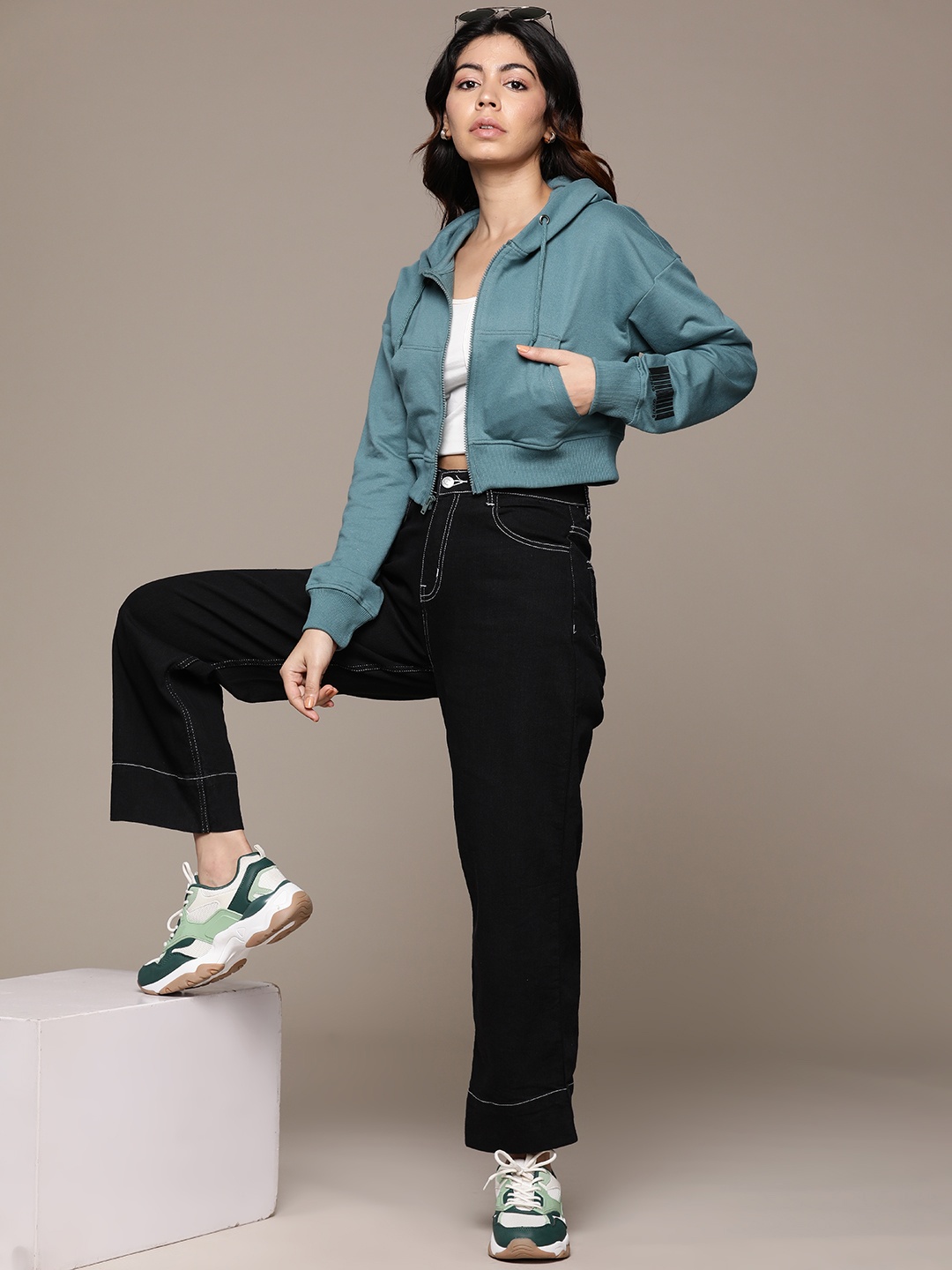 

The Roadster Lifestyle Co. Hooded Crop Sweatshirt, Teal