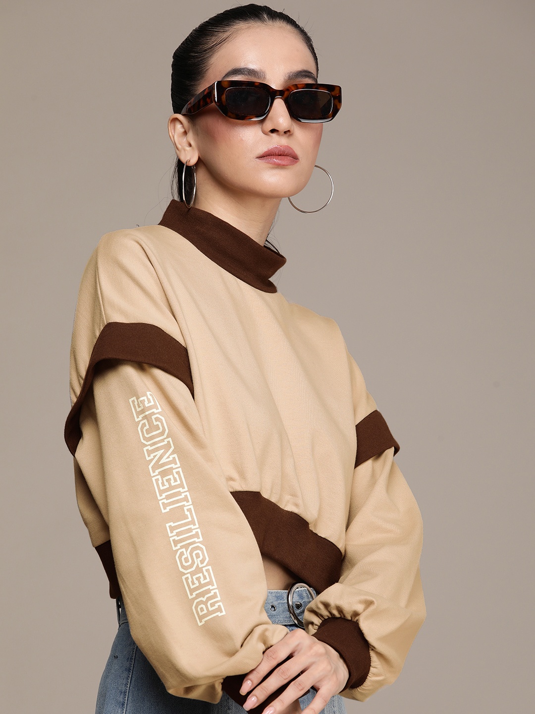 

The Roadster Life Co. Solid Mock Collar Pullover Crop Sweatshirt, Beige