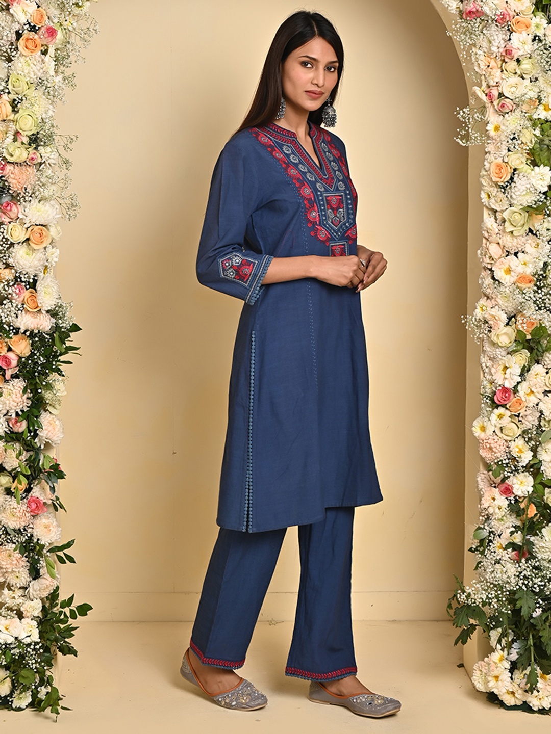 

Lakshita Floral Embroidered Thread Work Pure Cotton Kurta with Trousers, Navy blue