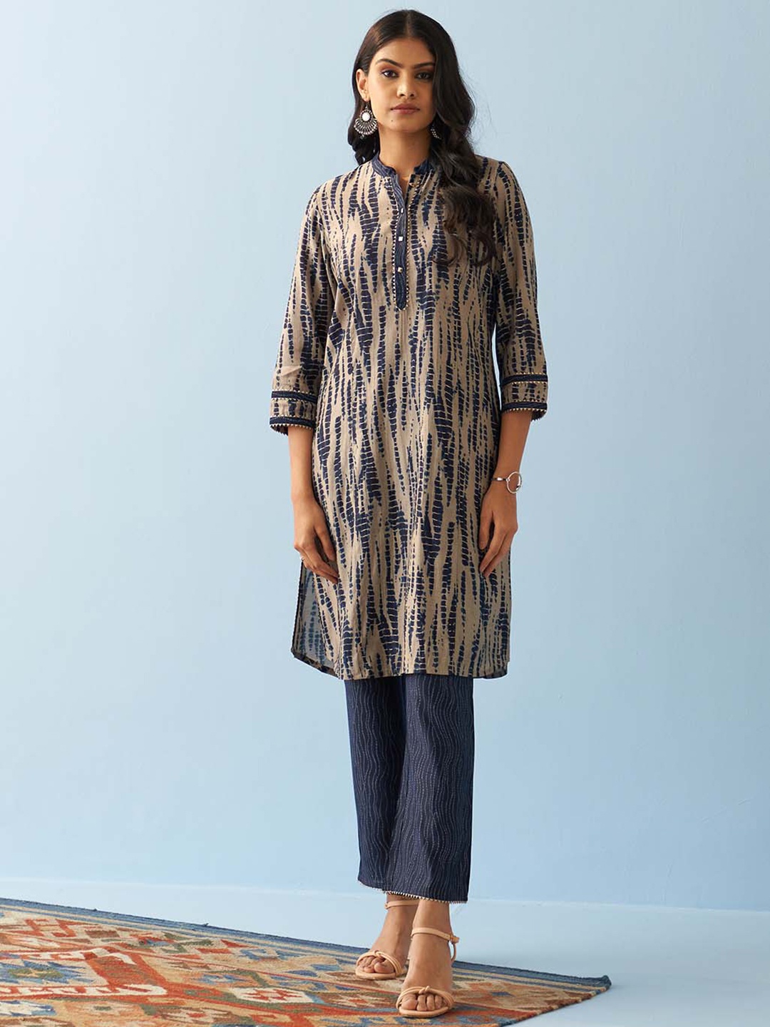 

Lakshita Dyed Mandarin Collar Gotta Patti Kurta With Trousers, Navy blue