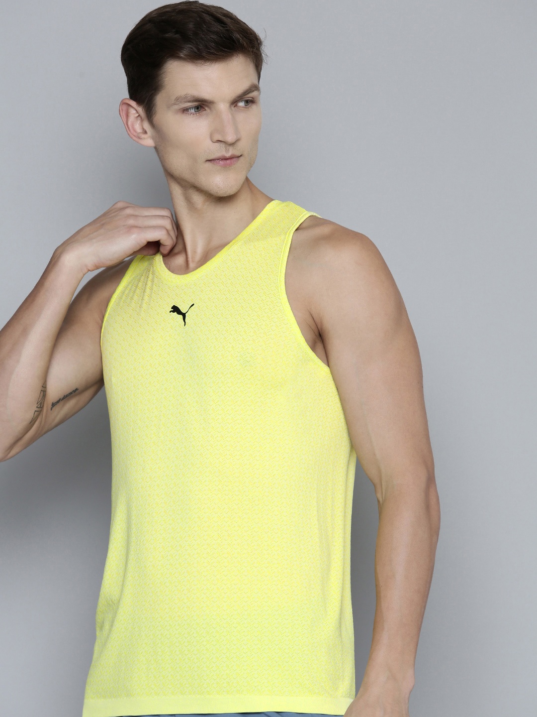 

one8 x PUMA Virat Kohli Brand Logo Printed Training Seamless Singlet Tank Slim Fit T-shirt, Yellow