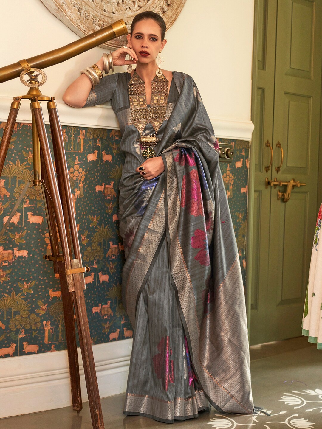 

Saree mall Grey & Gold-Toned Floral Woven Design Zari Banarasi Sarees