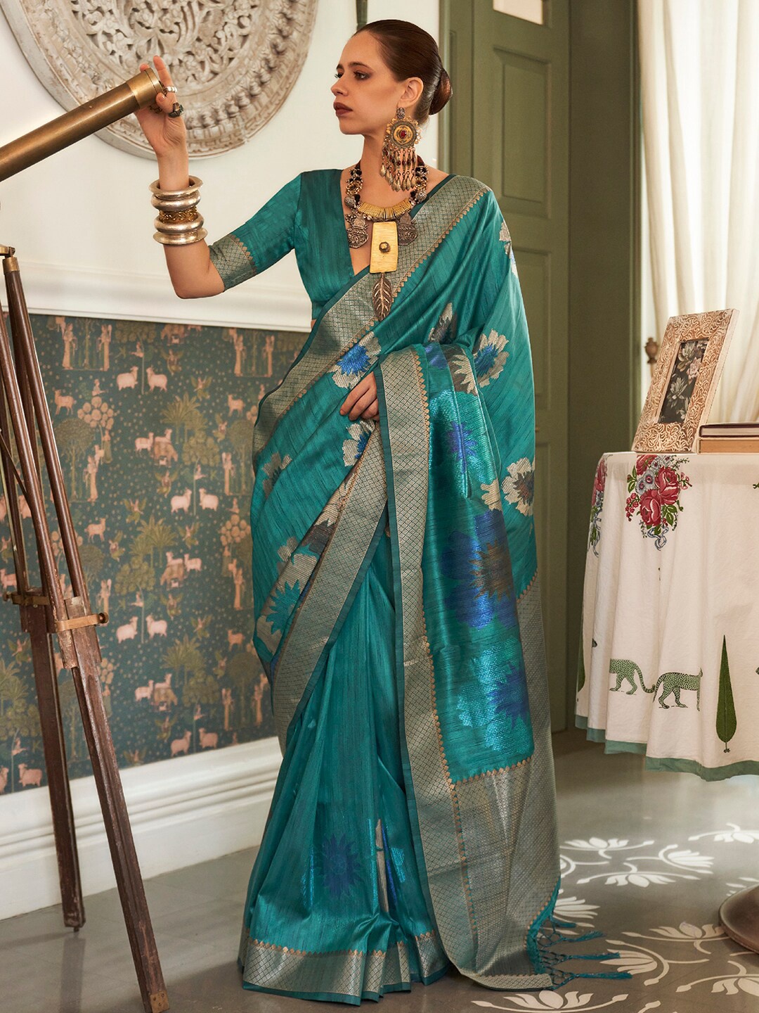

Saree mall Teal & Gold-Toned Floral Woven Design Zari Banarasi Sarees