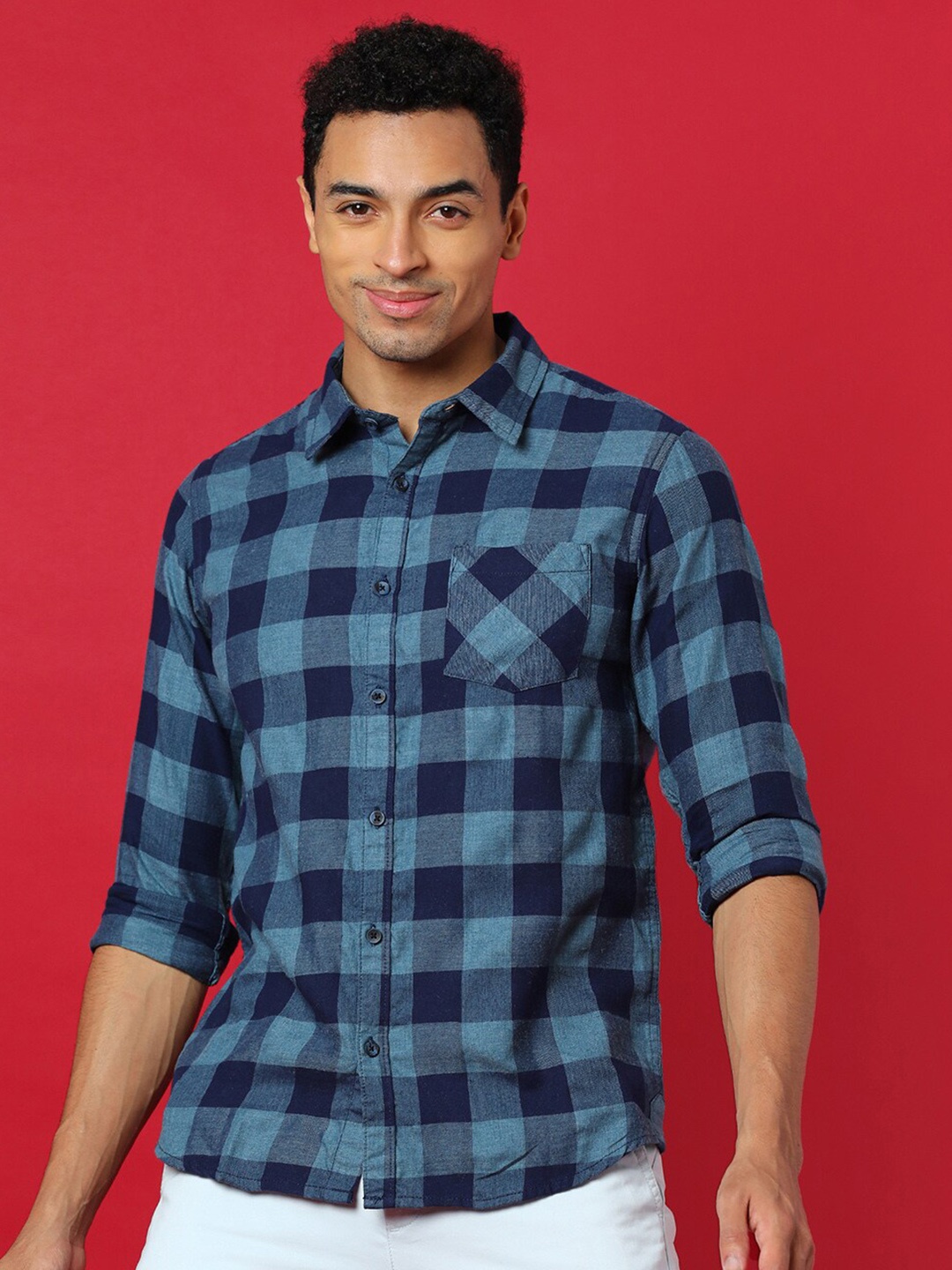 

Campus Sutra Navy Blue Classic Checked Cotton Casual Shirt