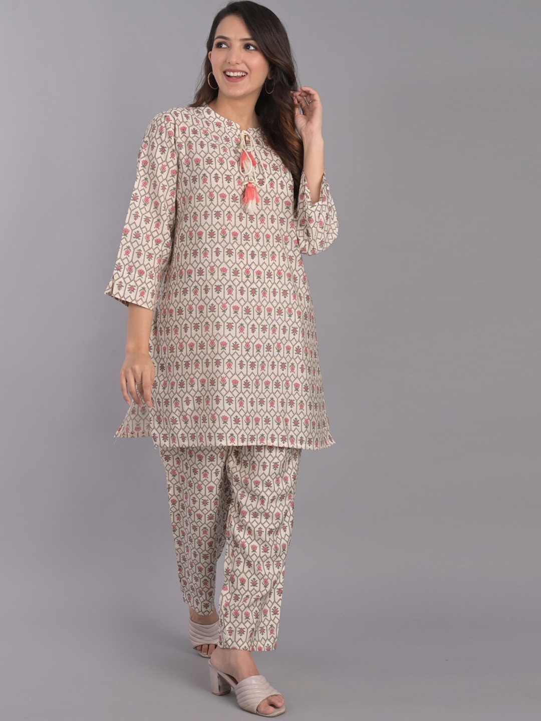 

Do Dhaage Ethnic Motifs Printed Kurti With Trousers, Pink