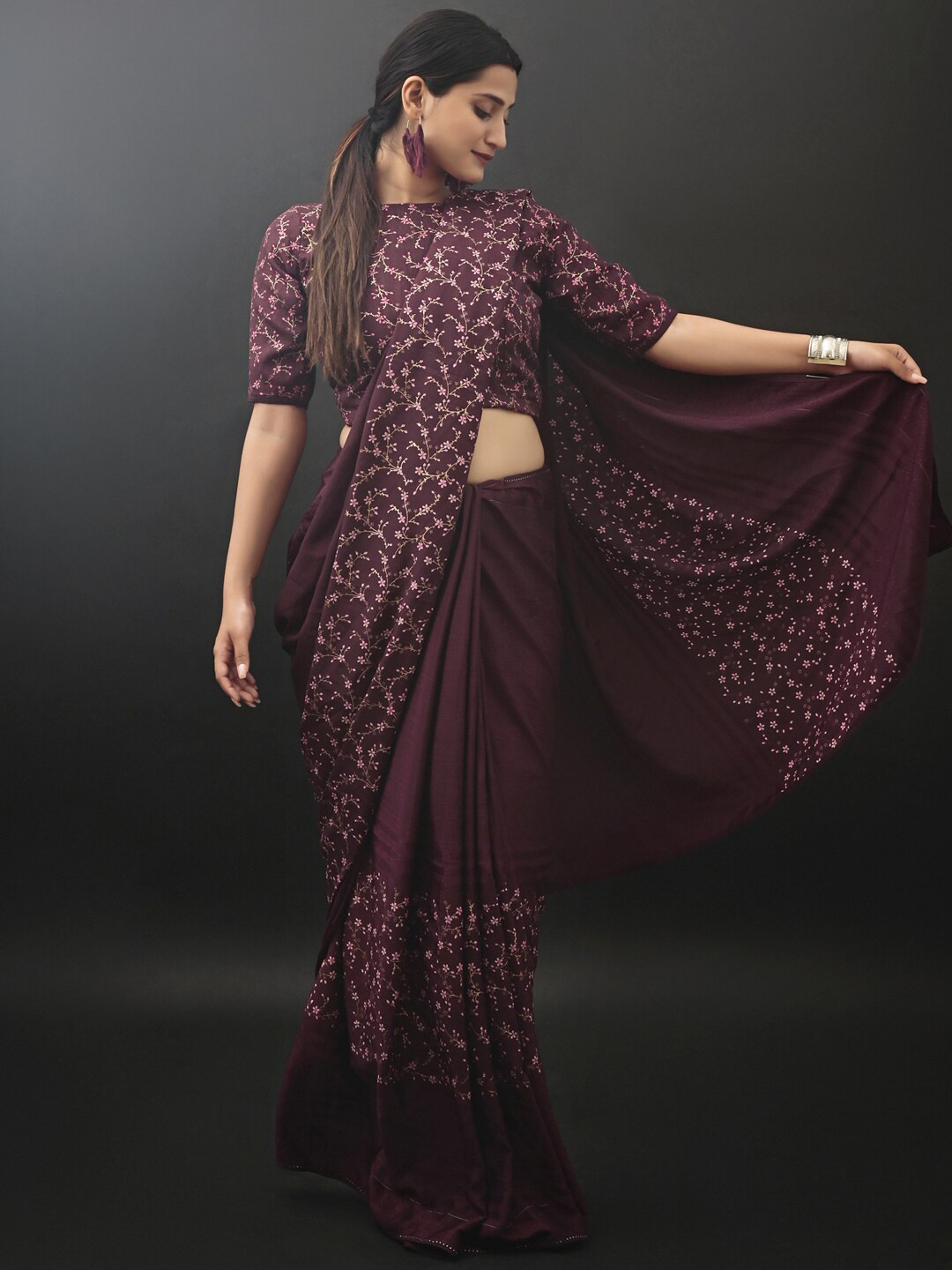 

Satrani Floral Stone Work Poly Chiffon Saree With Blouse Piece, Purple