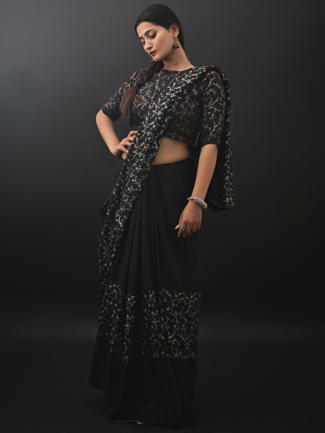 

Satrani Floral Stone Work Poly Chiffon Saree With Blouse Piece, Black